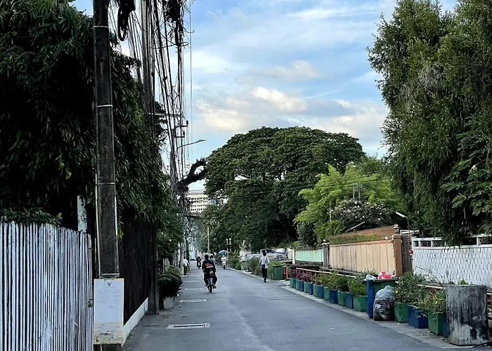 Of First White Maison d'hôtes Bangkok